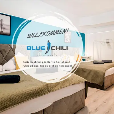 Ein Bett oder Betten in einem Zimmer der Unterkunft Blue Chili 31 - Stadtwohnung für 7 - modern zentral Karlshorst Wlan