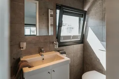 Ein Badezimmer in der Unterkunft Hausboot Red Pearl