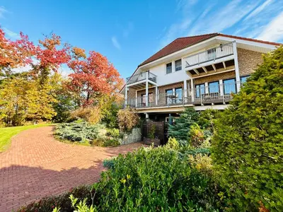 Ein Garten an der Unterkunft Balkon-Studio im Hotel Reindahls