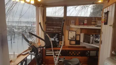 Küche/Küchenzeile in der Unterkunft Dachgeschosswohnung im Haus am See von Berlin