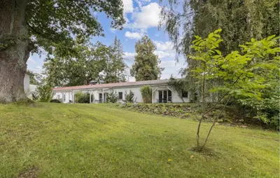 Ein Garten an der Unterkunft Cottage