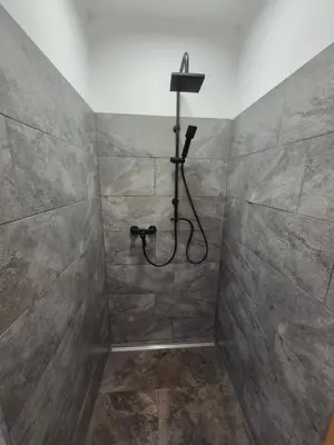 Ein Badezimmer in der Unterkunft Monteurzimmer 1 mit Seeblick