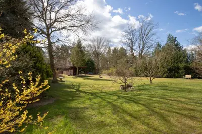 Ein Garten an der Unterkunft Ferienhaus Neuland 5 - Entspannung in Seenaehe