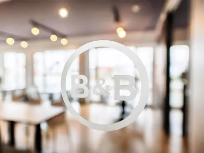 Ein Zertifikat, Auszeichnung, Logo oder anderes Dokument, das in der Unterkunft B&B HOTEL Berlin-Adlershof ausgestellt ist