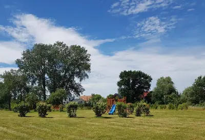 Ein Garten an der Unterkunft Ferienwohnung Sonnenblume