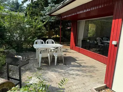 Ein Garten an der Unterkunft Feriendorf Seddiner See - Bungalow 7