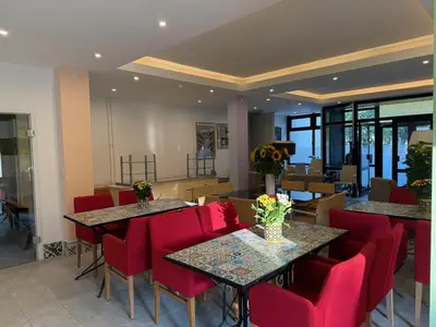 Ein Sitzbereich in der Unterkunft Hotel Dada Art Berlin 2-Bettzimmer
