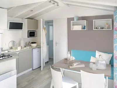 Küche/Küchenzeile in der Unterkunft Holiday Home in Hohenlychen mit Grill- Loggia 2 by Interhome