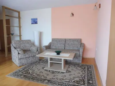 Ein Sitzbereich in der Unterkunft Apartment für 5 Personen in Radewege- Berlin by Interhome
