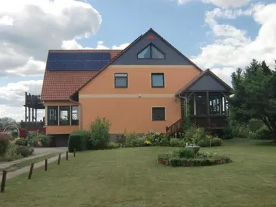 Ein Garten an der Unterkunft Apartment Nette Wohnung mit Garten- Grill und Pool by Interhome