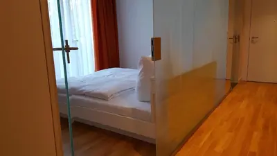 Ein Bett oder Betten in einem Zimmer der Unterkunft Ruhig und zentral, moderne 2 Zimmerwohnung in Berlin Mitte