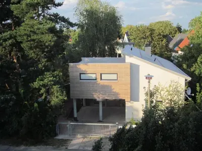 Das Gebäude in dem sich das Ferienhaus befindet