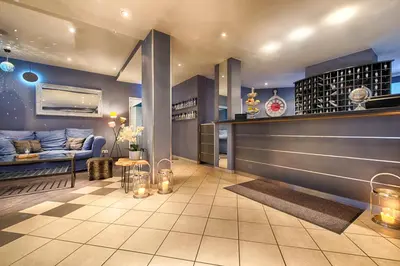 Ein Sitzbereich in der Unterkunft enjoy hostel Berlin City West