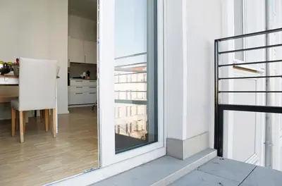Küche/Küchenzeile in der Unterkunft SC 03 by ROCKCHAIR Apartments l SUPERHOST Status l 2 Bedrooms Boxspringbeds Balcony Elevator - Cozy Family & Business Flair welcomes you!