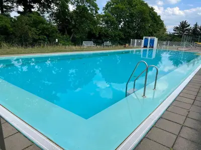 Der Swimmingpool an oder in der Nähe von Unter den Linden