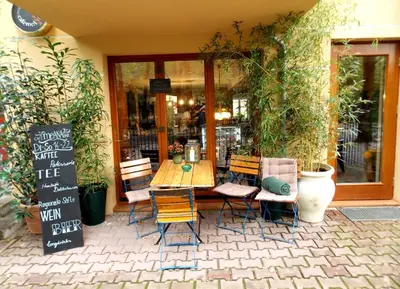 Ein Restaurant oder anderes Speiselokal in der Unterkunft Beautiful and Cozy Remise for up to 6 Guests
