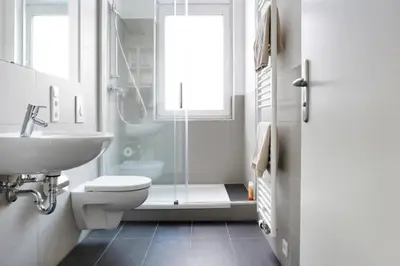 Ein Badezimmer in der Unterkunft SC 06 by ROCKCHAIR Apartments l SUPERHOST Status l 4 Bedrooms Boxspringbeds 2 Bathrooms Balcony Elevator - Cozy Family & Business Flair welcomes you!